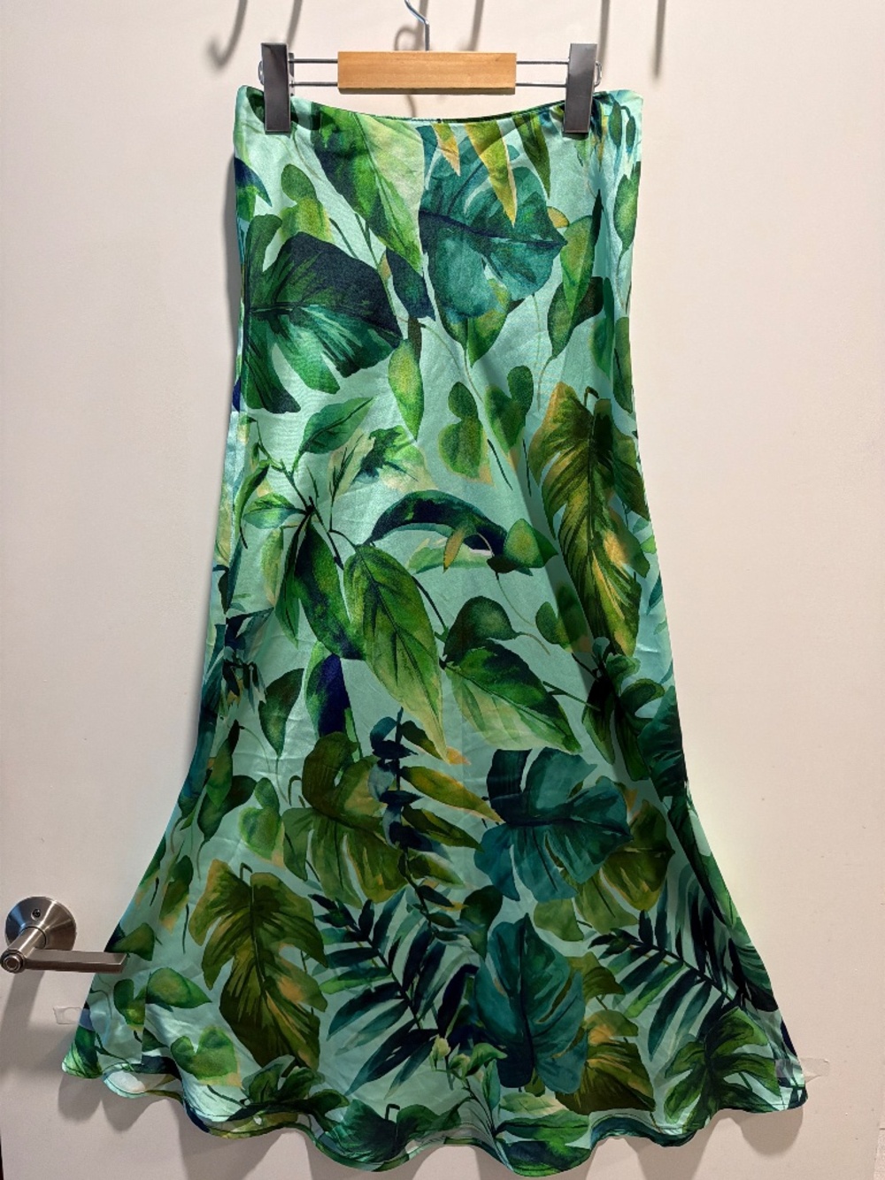Zara Green Tropical Leaf Print Satin Maxi Skirt XS Like New Never Worn